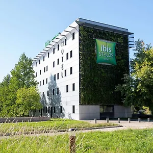 Ibis Styles Romans-valence Gare Tgv 3*, Alixan Francia