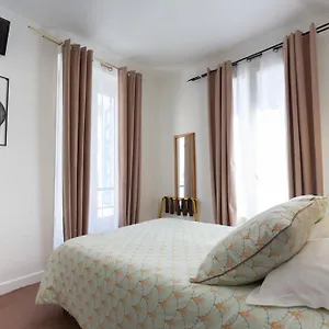 Hotel Ideal, Parijs