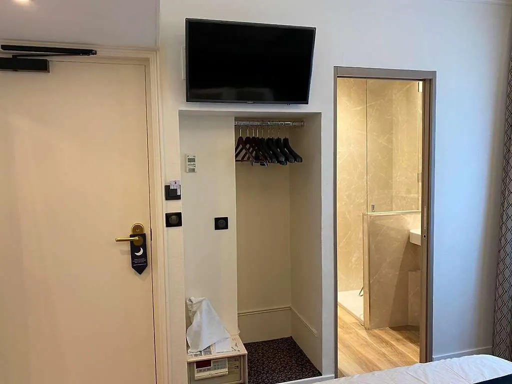 Hotel Louvre Sainte Anne Párizs Franciaország