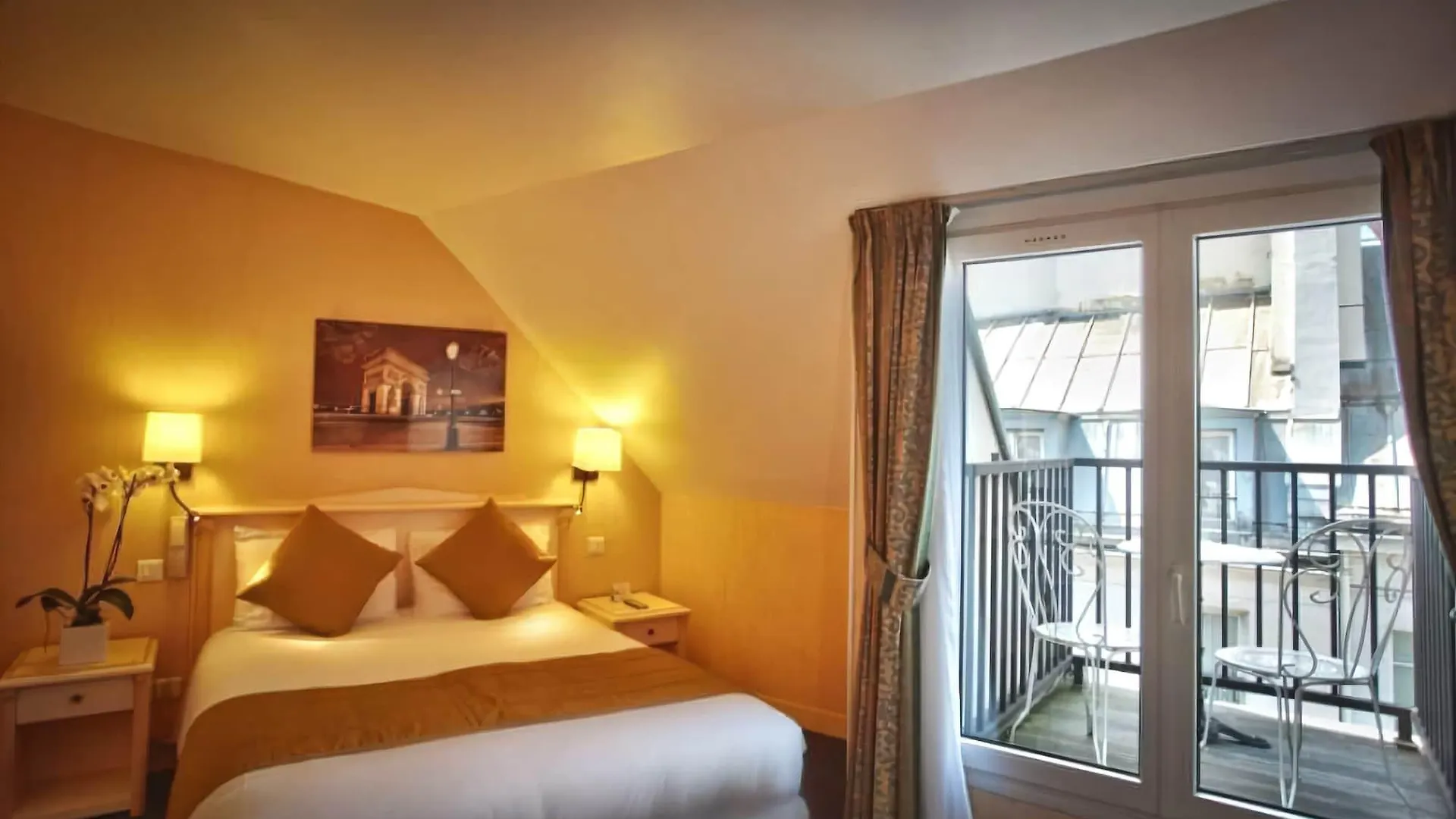 Hotel Louvre Sainte Anne Paris 3*,