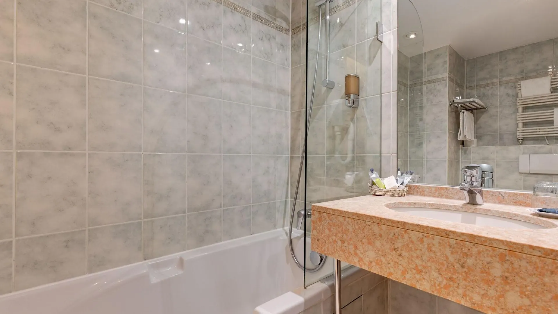 Hotel Louvre Sainte Anne Paris