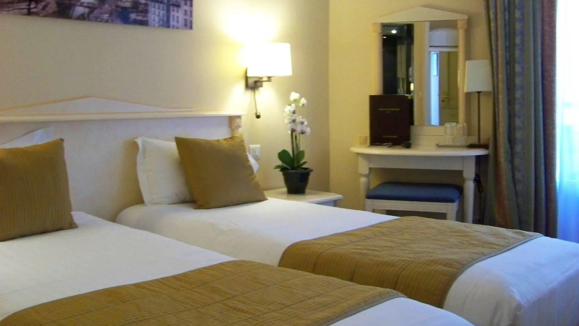Hotel Louvre Sainte Anne Párizs